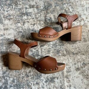 Style & Co Womens Shoes
Andreas Platform Block
Heal Sandals Size‎ 9.5 Brown